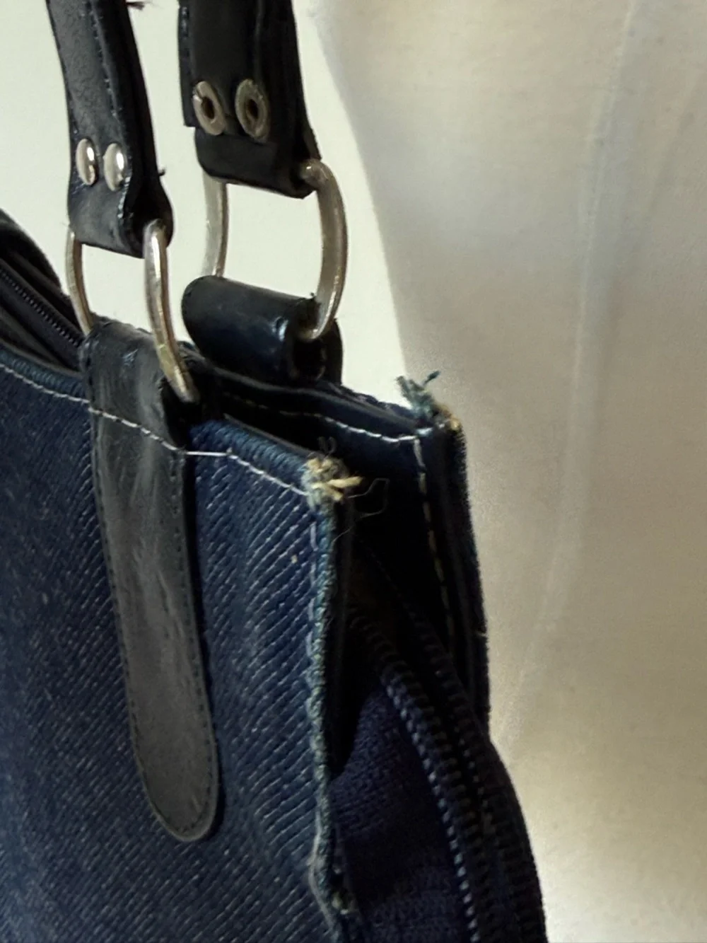 Guess Denim Shoulder Bag Y2K Buckle Detail Dark Wash - Picture 4 of 8